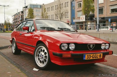 Auto 1985 Alfa Romeo GTV6