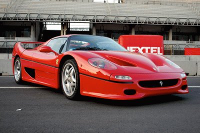 Auto 1996 Ferrari F50 513 HP