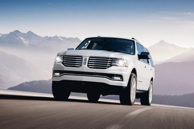 Auto 2015 Lincoln Navigator 380 HP