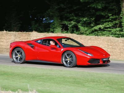 Auto 2016 Ferrari 488GTB 660 HP