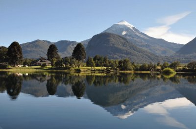 Lago PaimÃºn y VolcÃ¡n LanÃ­n. NeuquÃ©n. Argentina