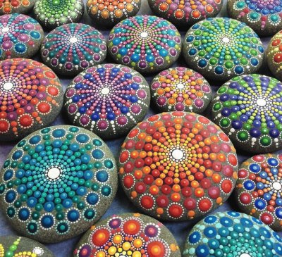 mandalas sobre piedras