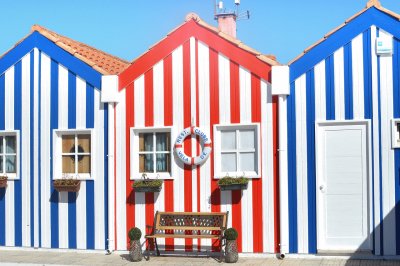 casas de colores portugal.jpg