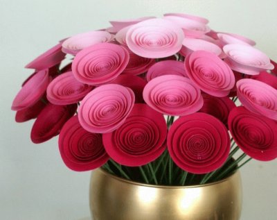 Rosas de papel en espiral