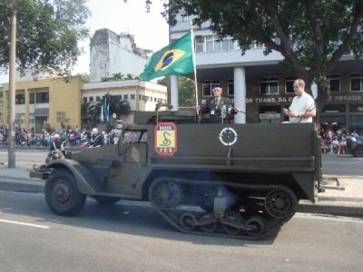 Major AntÃ´nio AndrÃ© a bordo do M-2 - FEB