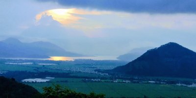 EL LAGO DE AMATITLAN GUATEMALA