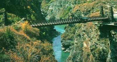 Kawarau Gorge Suspension Bridge - Bungee Jumping