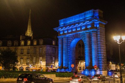 Porte de Bourgogne en nocturne