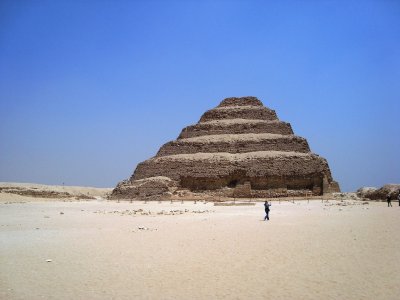 PirÃ¡mide en Saqqara, Egipto.