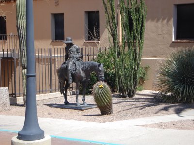 Escultura del pionero