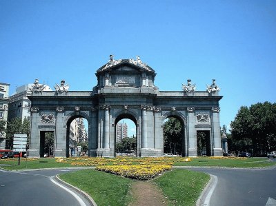 La Puerta de AlcalÃ¡, Madrid.