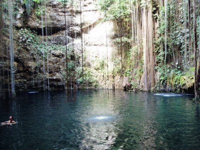 Cenote, YucatÃ¡n.