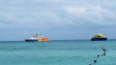 Transbordadores en Playa del Carmen.