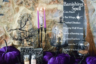 Witch 's Banishing Spell-Creepy!