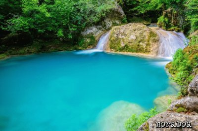 linda laguna azul