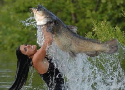 MUJER PESCADORA