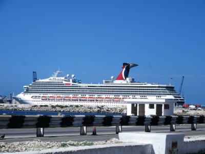 Crucero en Puerto Progreso, YucatÃ¡n.