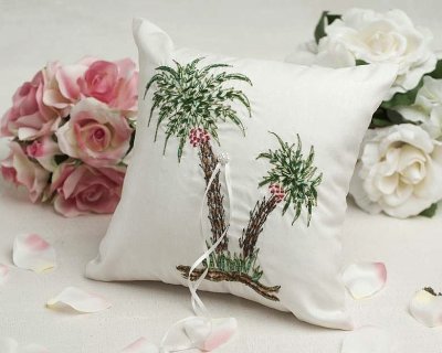 Gorgeous Palm Tree Ring Pillow