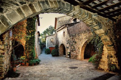 Monells, medieval