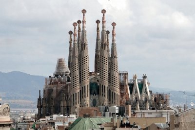 IGREJAS: IGREJA DA SAGRADA FAMÃLIA - BARCELONA