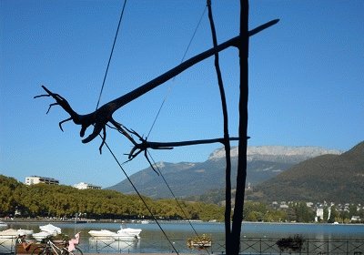 Sculture sur le lac d 'Annecy