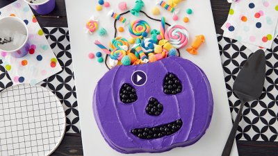 Clever Pumpkin Bucket Cake-Cooking