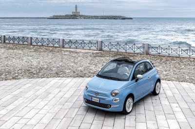 nuova FIAT 500 al mare