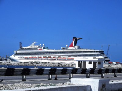 Crucero en Puerto Progreso, MÃ©xico. jigsaw puzzle