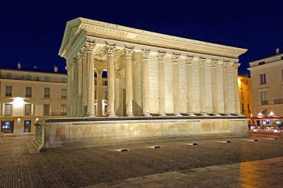 Maison CarrÃ©e