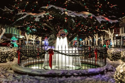 The Fountain at Christmas