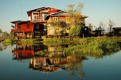 Birmanie lac Inle maisons