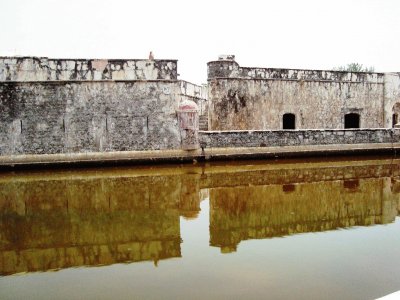 Antigua fortaleza de San Juan de UlÃºa, MÃ©xico.