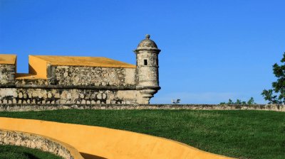 CAMPECHE, CIUDAD AMURALLADA