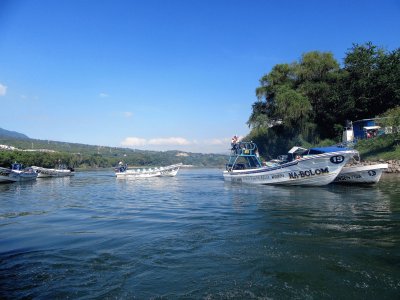 Lanchas en el RÃ­o Grijalva, Chiapas.