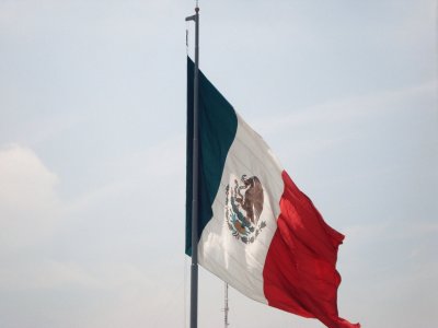 Bandera mexicana en el ZÃ³calo, Ciudad de MÃ©xico.