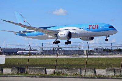 TUI fly Belgium Boeing 787-8 Belgica