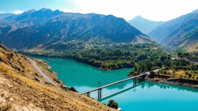 riviÃ¨re et pont Ouzbekistan