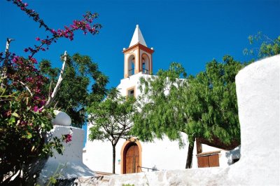 Iglesia fortaleza-Ibiza