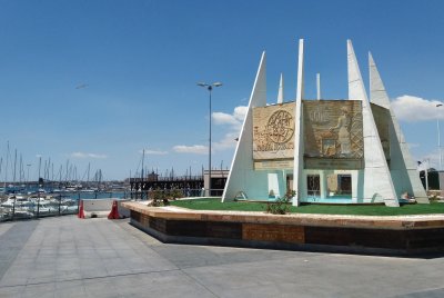 torrevieja-monumento al coralista