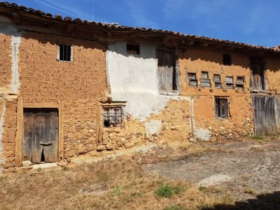 Casa con colmenas