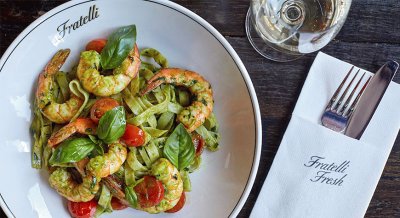 Spaghetti Al  Pesto Con Gamberi