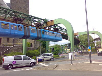 hangende trein Wuppertal