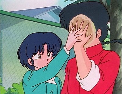 akane le tira un pan en la cara a ranma ranma 1/2