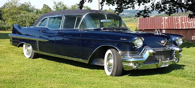 פאזל של 1957 Cadillac Fleetwood Series 75 Limousine