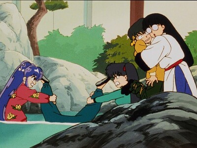 mouse abraza a ryoga y las chicas jalan a ranma de la pierna ranma 1/2