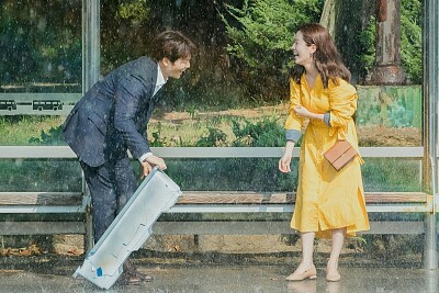 Familiar wife