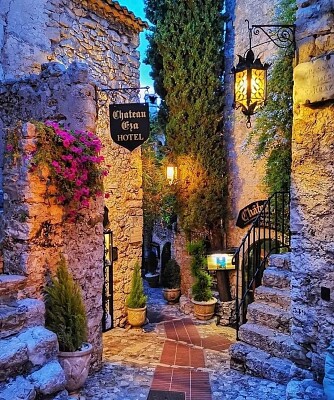 Eze-Francia