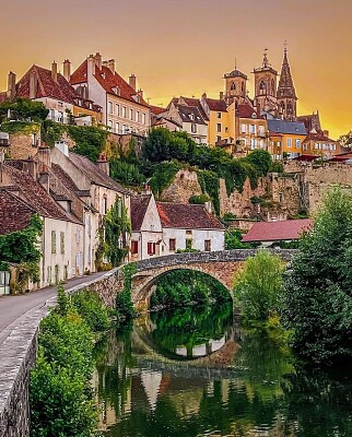 Semur-en-Auxois(Francia)