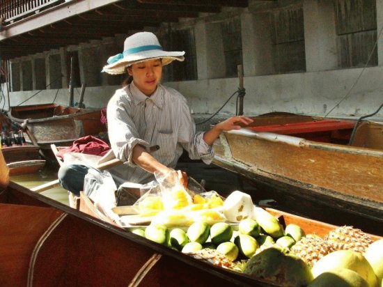 Floating market