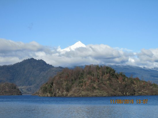 Isla en el lago